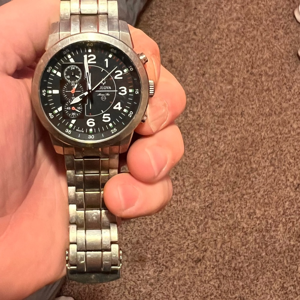 Mens bull is watch